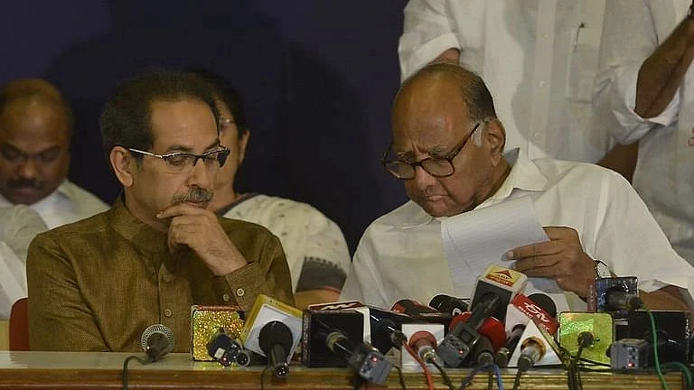 शरद पवार आणि उद्धव ठाकरे