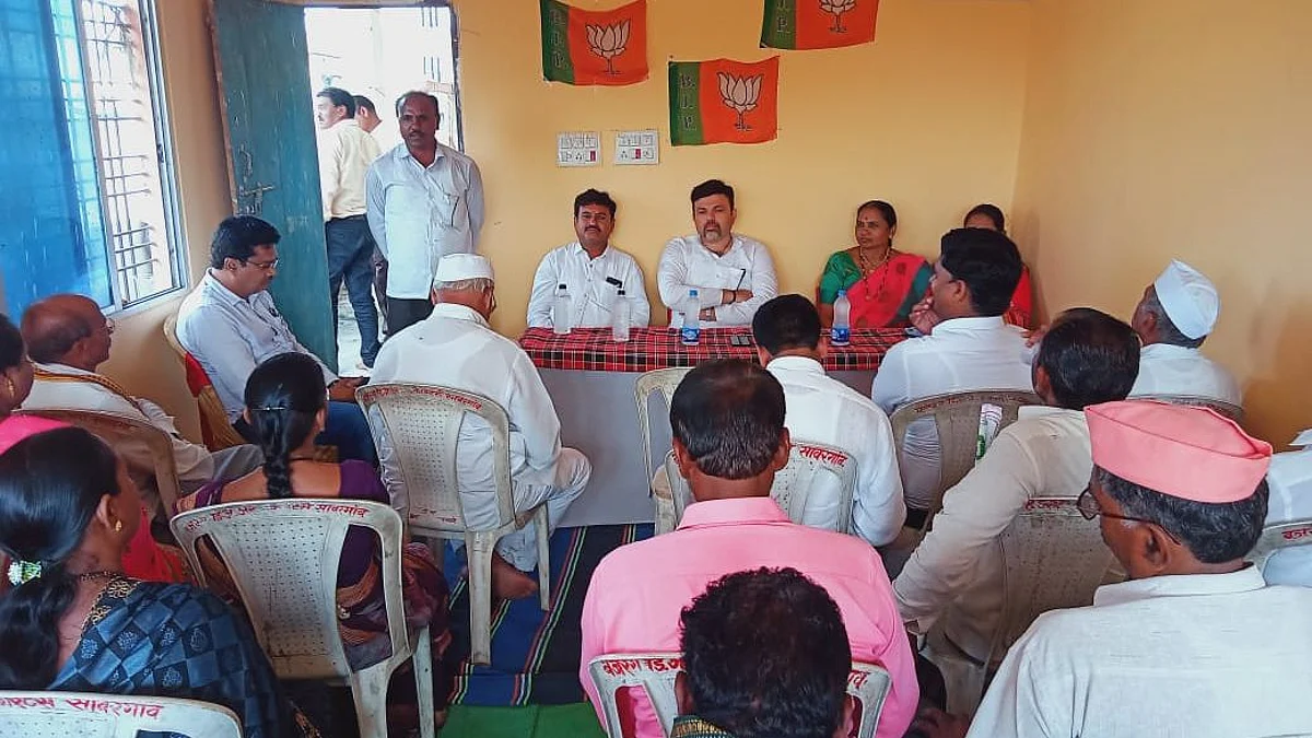नागपूरमध्ये काँग्रेस नेत्याकडून भाजप उमेदवाराचा प्रचार