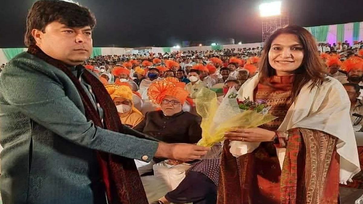 'सईद खान यांनी बनावट कागदपत्रांचा उपयोग करून पब्लिक ट्रस्टचं रूपांतर कंपन्यांमध्ये केलं'