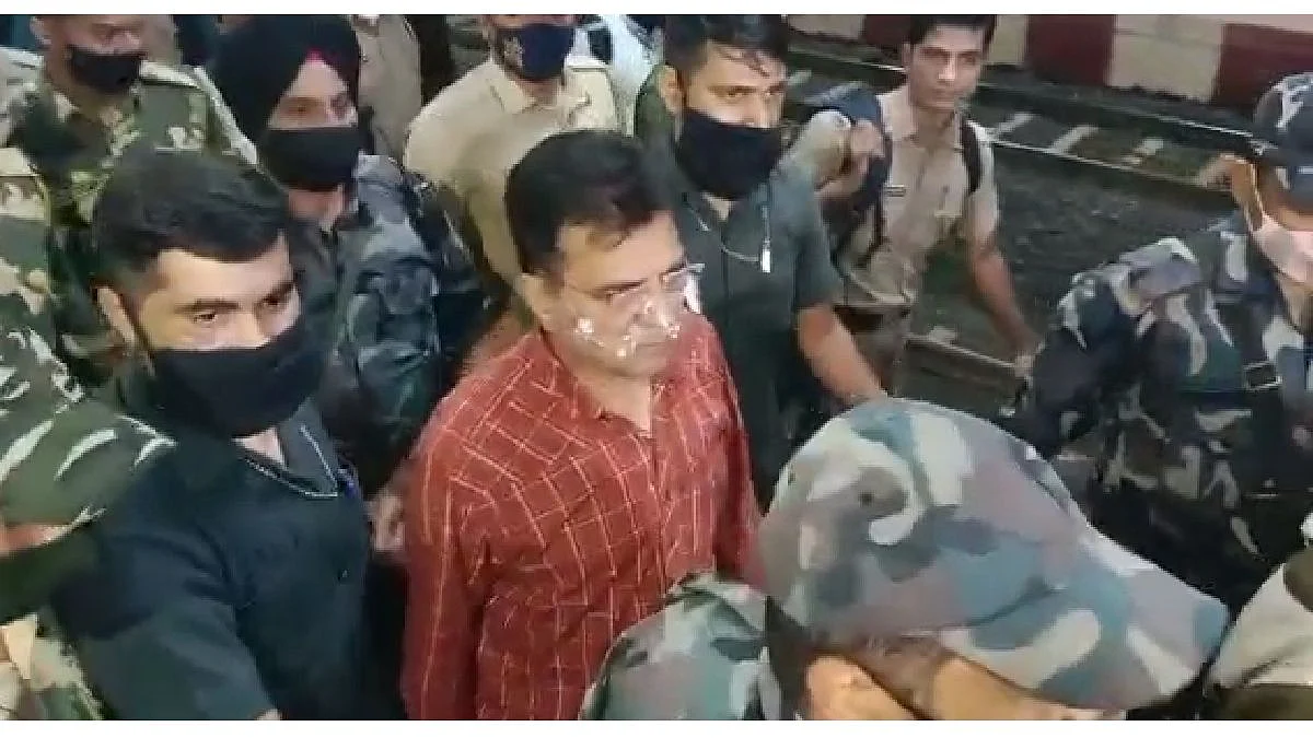 किरीट सोमय्यांना कराडमध्ये रोखलं; मुश्रीफांचा आणखी एक घोटाळा आज करणार उघड