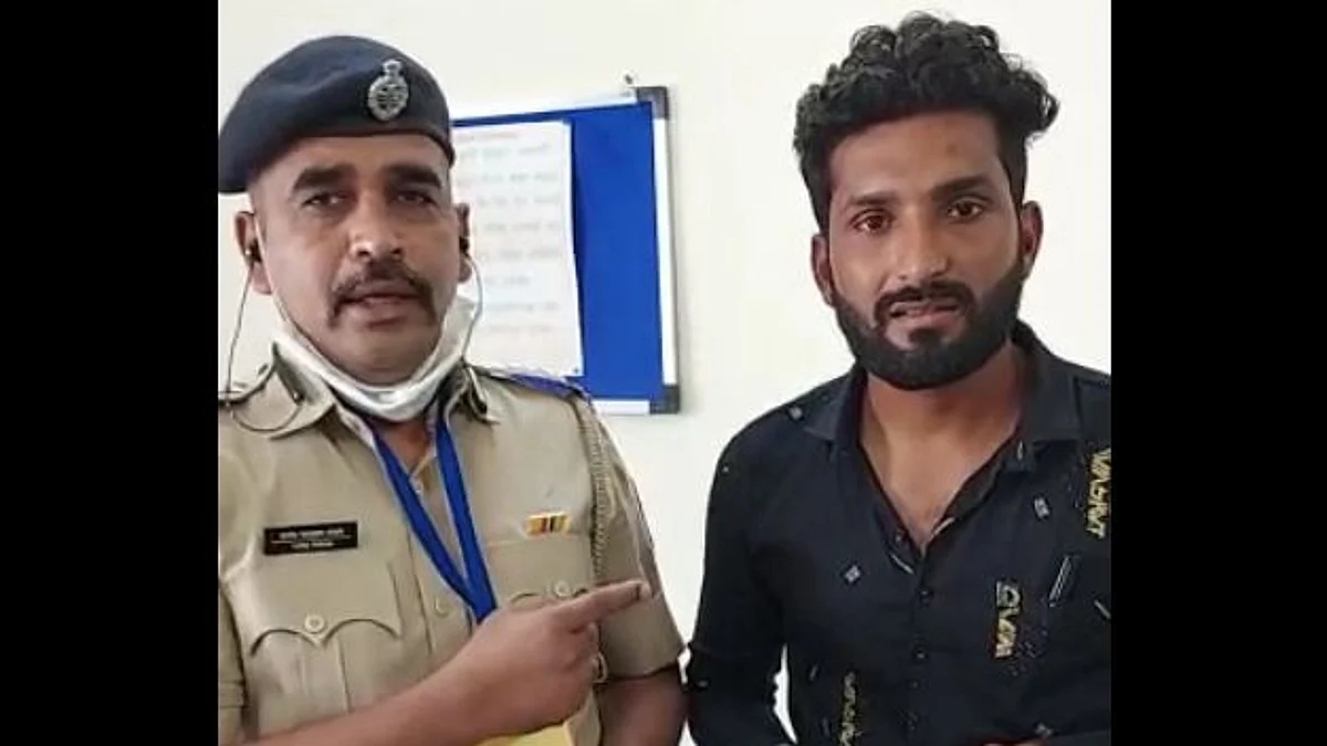 पोलीस भरती परीक्षेत हायटेक कॉपी, चाणाक्ष पोलिसांनी आवळल्या दोघांच्या मुसक्या