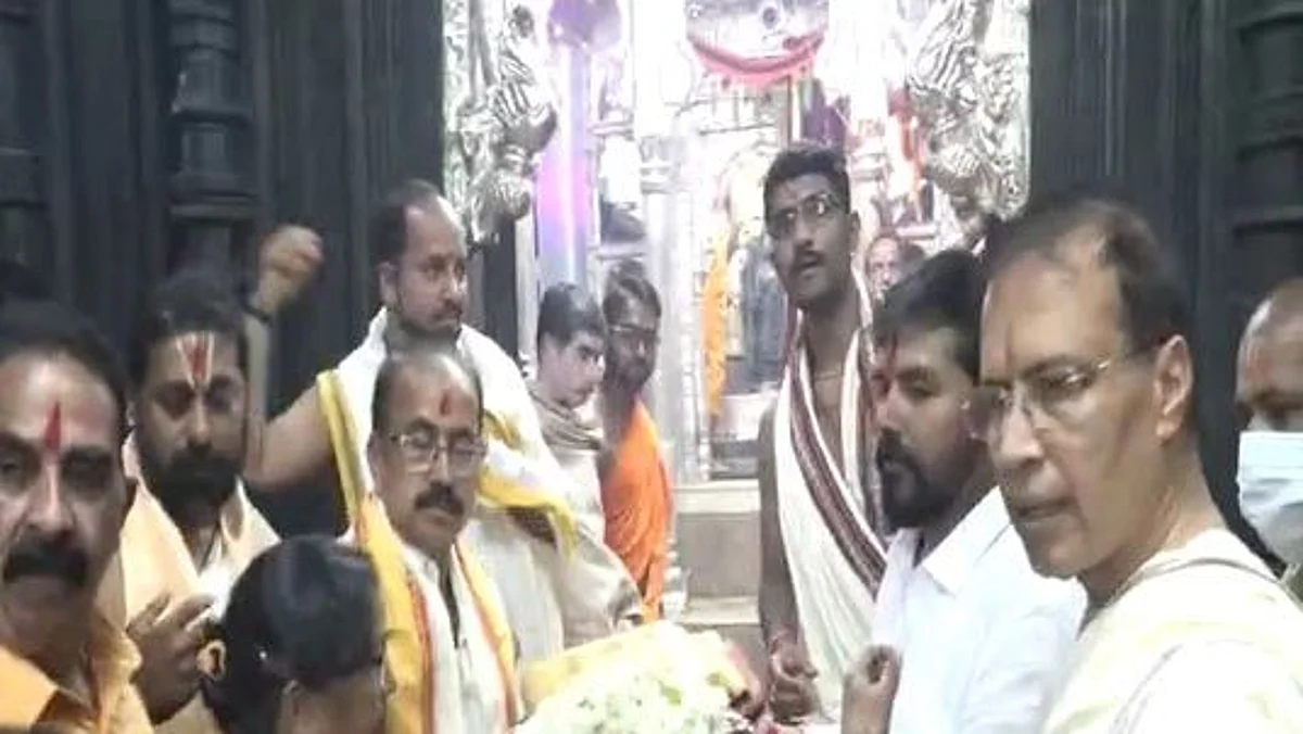 तिरूपतीहून कोल्हापूरच्या अंबाबाईला शालू अर्पण, मंदिरात घुमला गोविंदाचा गजर