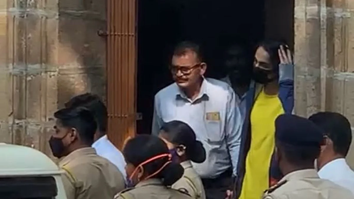 आर्यन खानच्या कोठडीत तीन दिवसांची वाढ, जाणून घ्या कोर्टात काय काय घडलं?