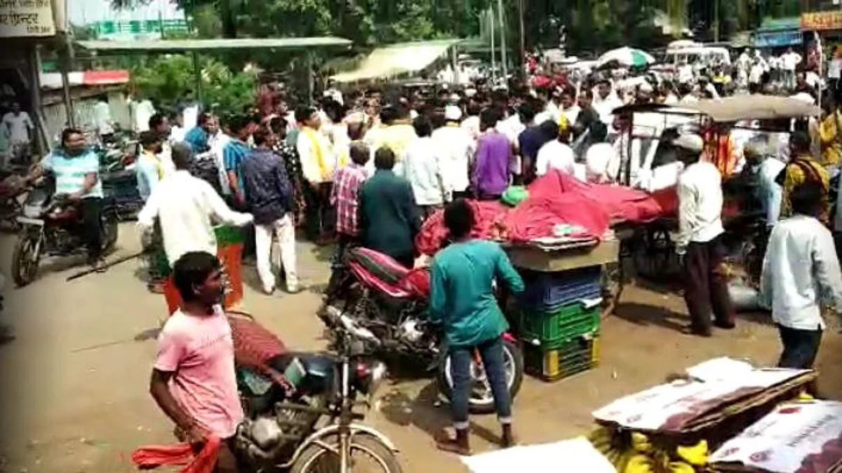 Maharashtra Bandh: 'बंद' करण्यावरून तुफान हाणामारी, महाविकास आघाडी आणि भाजपचे कार्यकर्ते भिडले