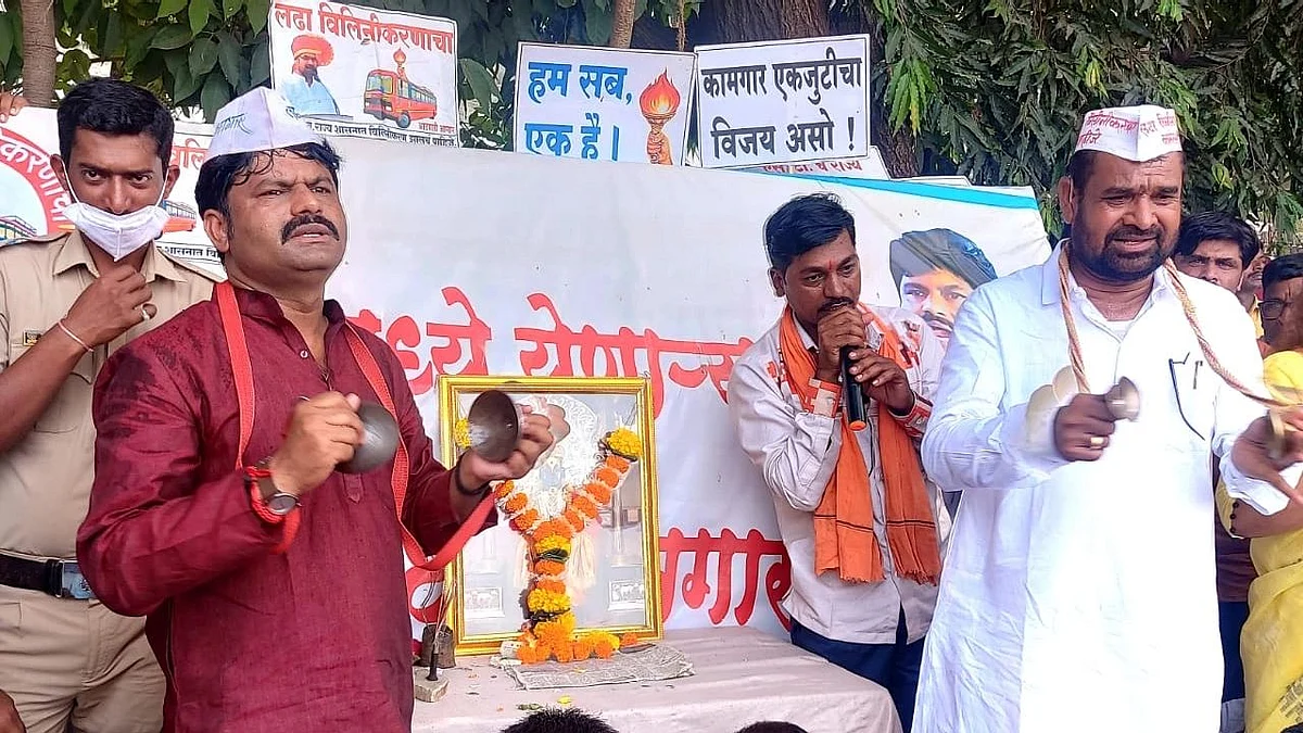 "...तर भाजपा त्यांना 'पीएम केअर फंडा'तून आजन्म पगार देणार आहेत का?"