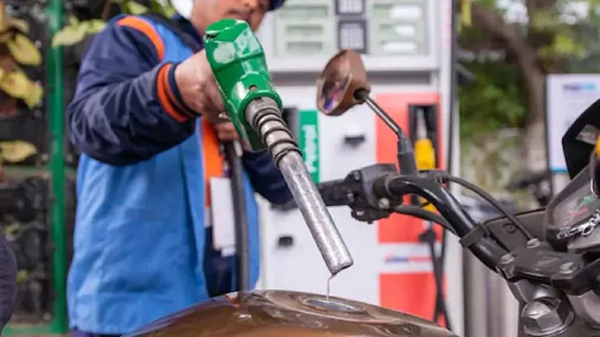 Petrol-Diesel Price : पेट्रोल-डिझेल दरवाढीचे चटके; १३ दिवसांत पेट्रोल ८ रुपयांनी महागलं