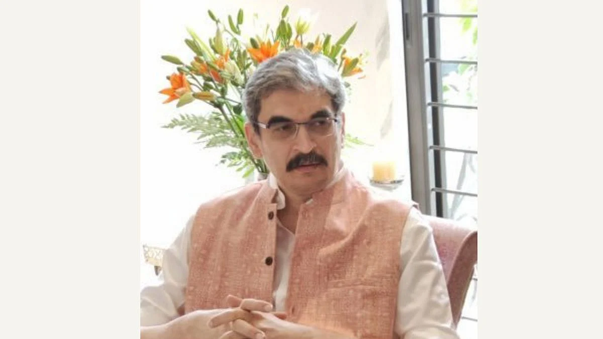 Niraj Gunde: देवेंद्र फडणवीस, नवाब मलिक नाव घेत असलेले नीरज गुंडे आहेत तरी कोण?