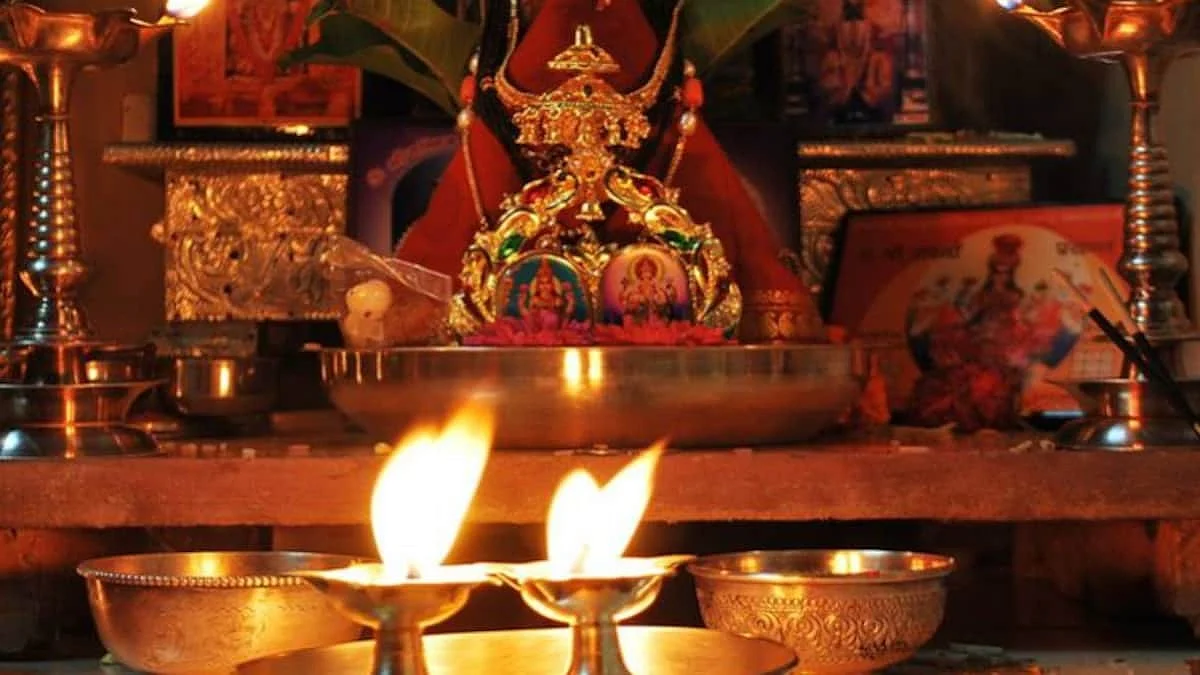 Diwali 2021 : दिवाळी पूजेसाठी हा मुहूर्त आहे खास, जाणून घ्या वेळ आणि पूजेचं साहित्य