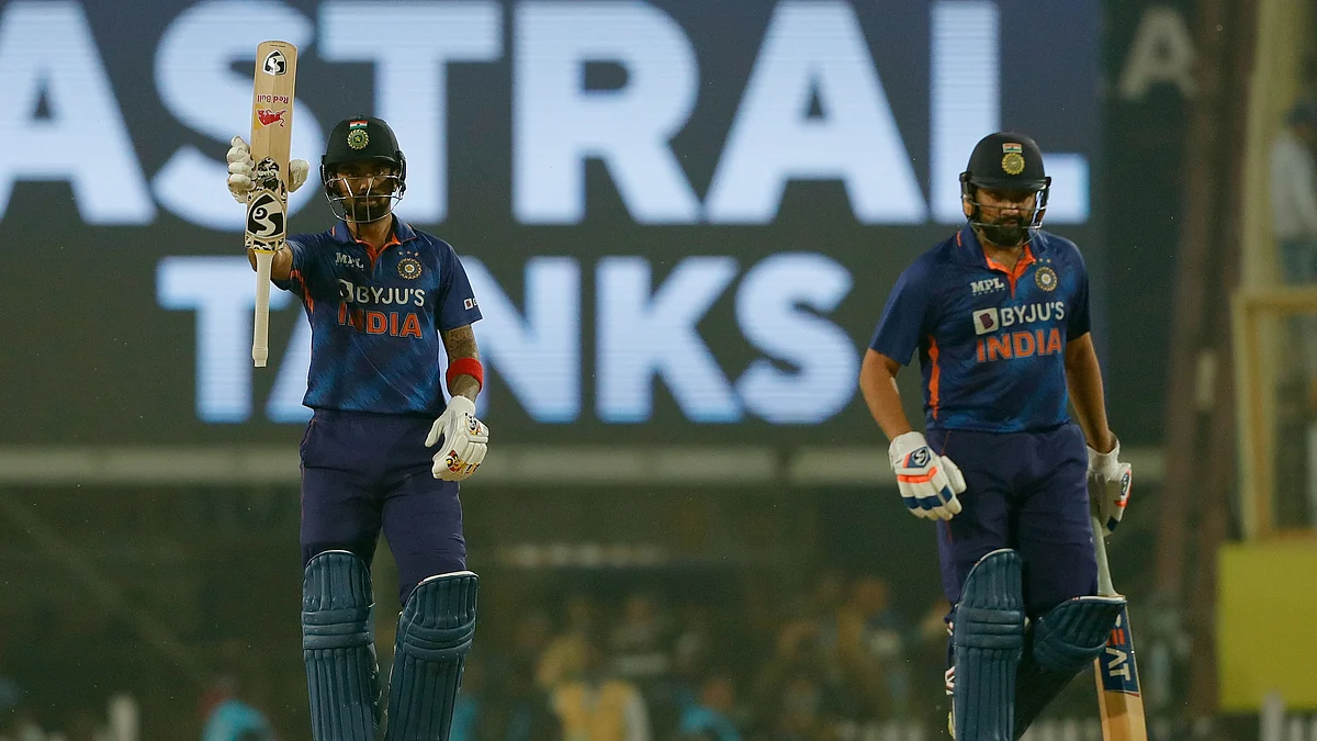 Ind vs NZ : टीम इंडियाची मालिकेत विजयी आघाडी, रोहित-राहुलची निर्णायक शतकी भागीदारी
