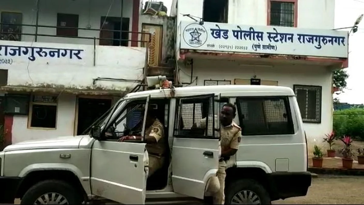 Pune : दारु पिण्यासाठी पैसे न दिल्यामुळे आईला काठीने मारहाण, लहान भावाच्या छातीत भाला खुपसला
