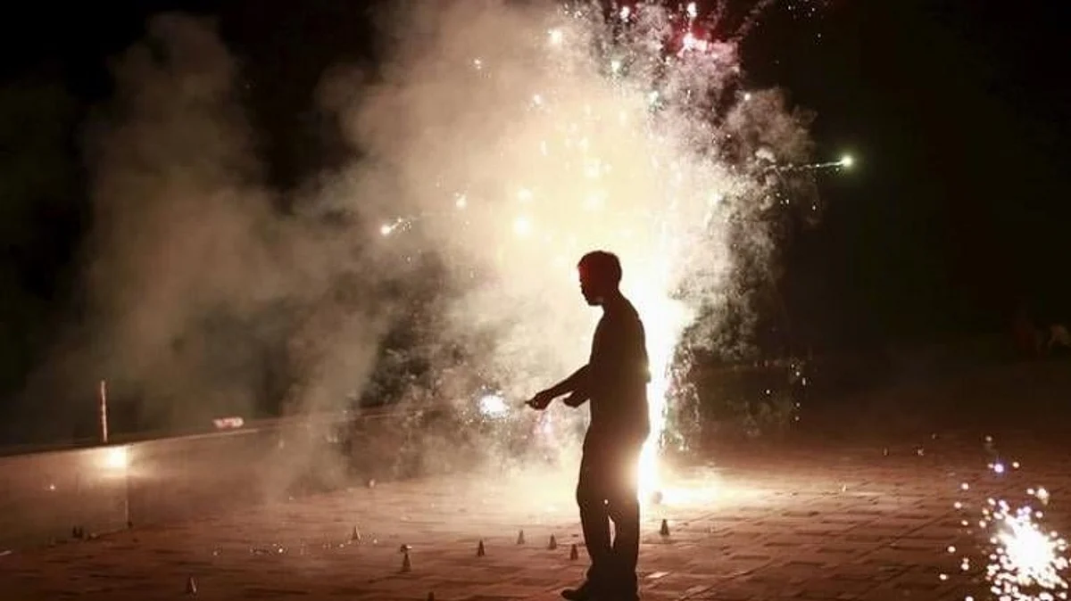 Diwali 2021 : नागपूरकरांनो, फटाके फोडण्याआधी नियम बघा; थेट गुन्हे दाखल होणार