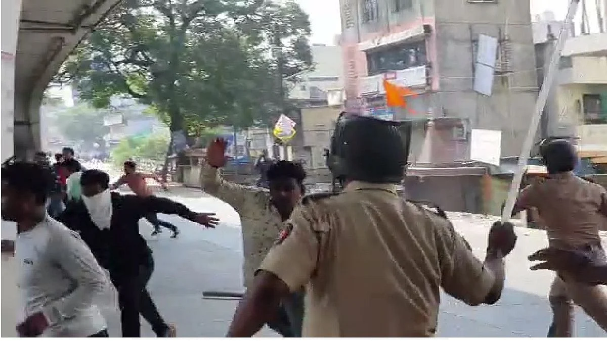 Maharashtra Violence : अमरावतीत चार दिवस कर्फ्यू; शहरातील इंटरनेट सेवाही बंद