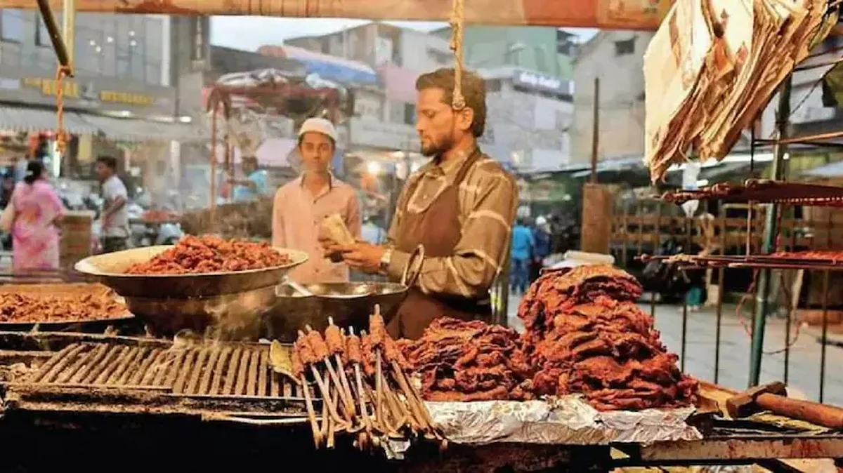 Ahmedabad मध्ये Non-Veg स्टॉलवर बंदी, गुजरातमध्ये राजकीय आरोप-प्रत्यारोपांना सुरुवात