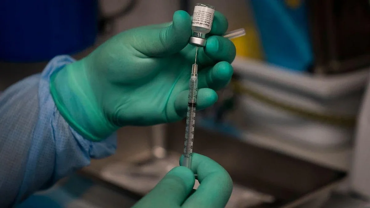 Omicron संकटादरम्यान दोन नव्या Vaccine ना भारतात मिळाली मंजुरी
