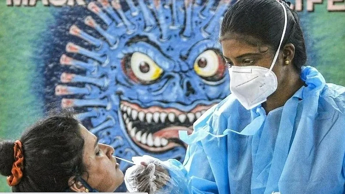 Omicron : ओमिक्रॉन व्हेरिएंटला हलक्यात घेऊ नका, WHO च्या प्रमुखांनी दिला इशारा