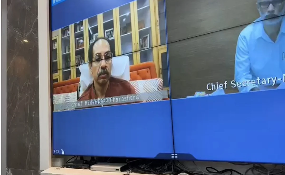 कॅबिनेटच्या बैठकीत मुख्यमंत्री उद्धव ठाकरेंची ऑनलाईन उपस्थिती, प्रकृती कशी आहे तुम्हीच बघा!