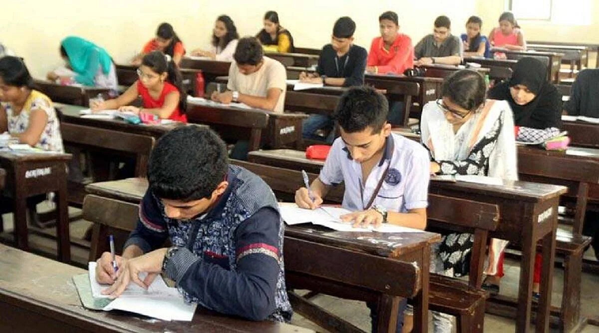 विद्यार्थ्यांनो जोमाने करा तयारी! दहावी-बारावीच्या परीक्षांचं टाइमटेबल जाहीर
