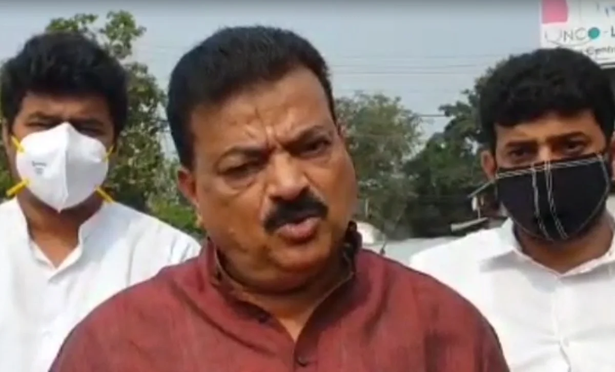 'चंद्रकांत पाटलांच्या वैधानिक अभ्यासाबद्दल न बोललेलंच बरं', भास्कर जाधवांची बोचरी टीका
