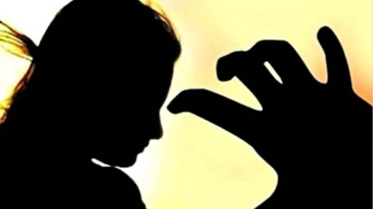 accused thane cheated 26 women crores of rupees claiming be a five star hotel in paris accused raping on several women