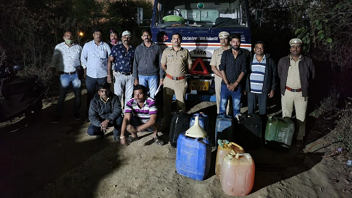 धक्कादायक ! नागपुरात महिलेच्या घरी सापडला १२ हजार लिटर पेट्रोलचा अवैध साठा