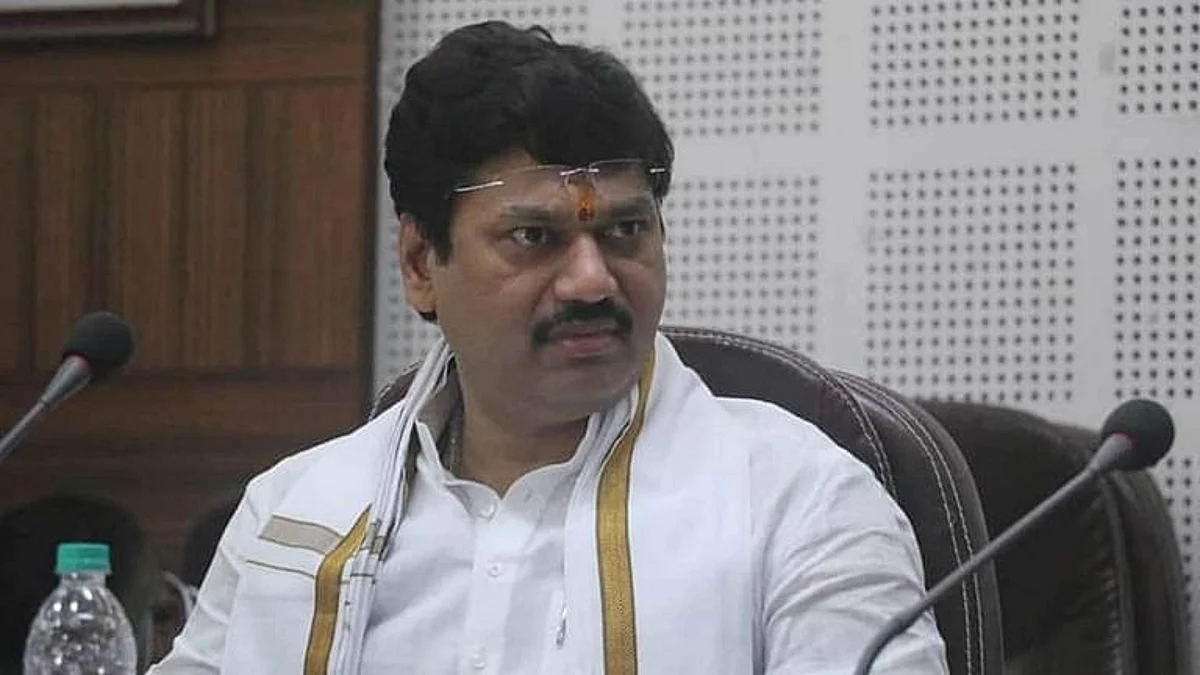 बीड: 'रेल्वे कधी येणार, कधी येणार म्हणून पिढ्या गेल्या..' धनंजय मुंडेंनी कोणाला लगावला खोचक टोला?