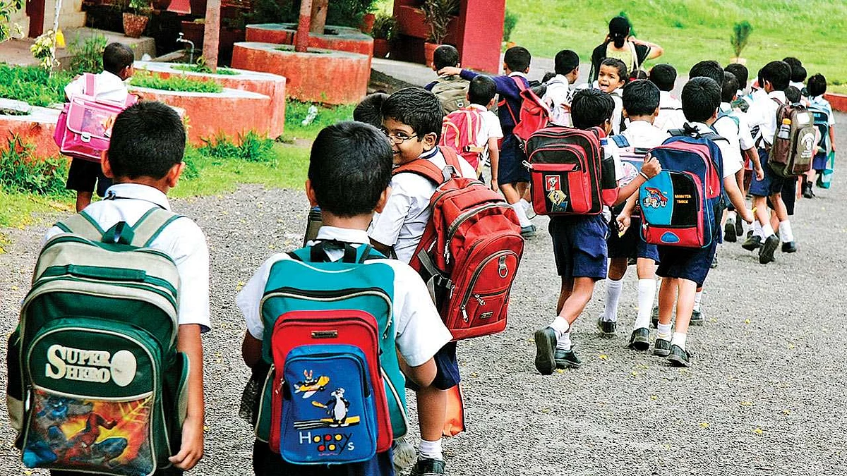 मोठी बातमी! वाढत्या कोरोना रूग्णसंख्येमुळे मुंबईपाठोपाठ पुण्यातल्याही शाळा 30 जानेवारीपर्यंत बंद