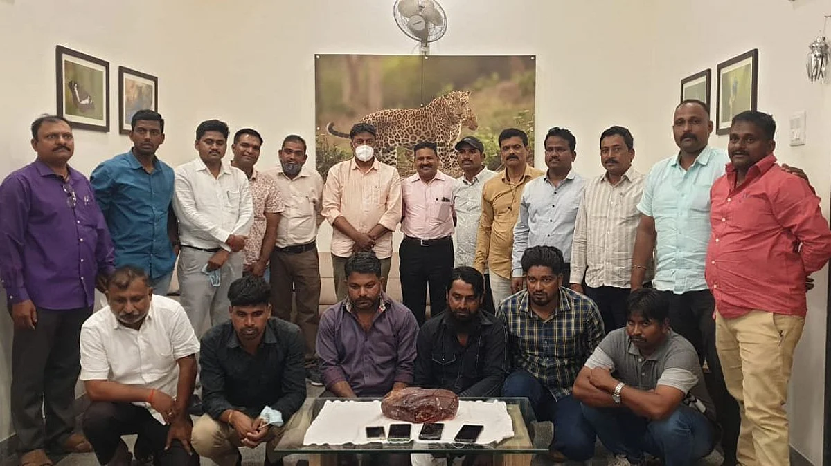 व्हेल माशाच्या उलटीची विक्री करणाऱ्या सांगलीच्या टोळीतल्या सहा जणांना कोल्हापुरात अटक