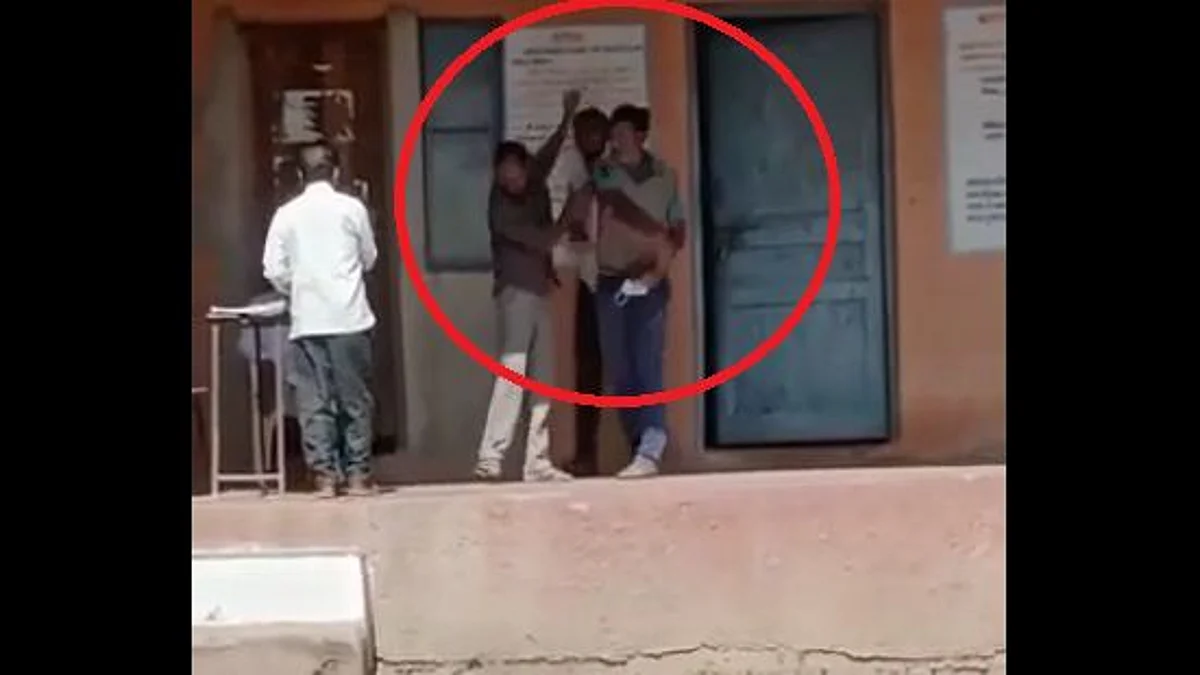 नागपूर: लसीकरण करणाऱ्या आरोग्य कर्मचाऱ्यांना सरपंचांकडूनच मारहाण, Video व्हायरल