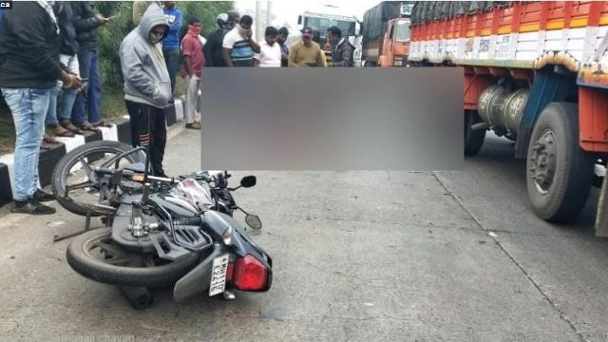 mahabaleshwar student going for iti exam died on the spot one seriously injured