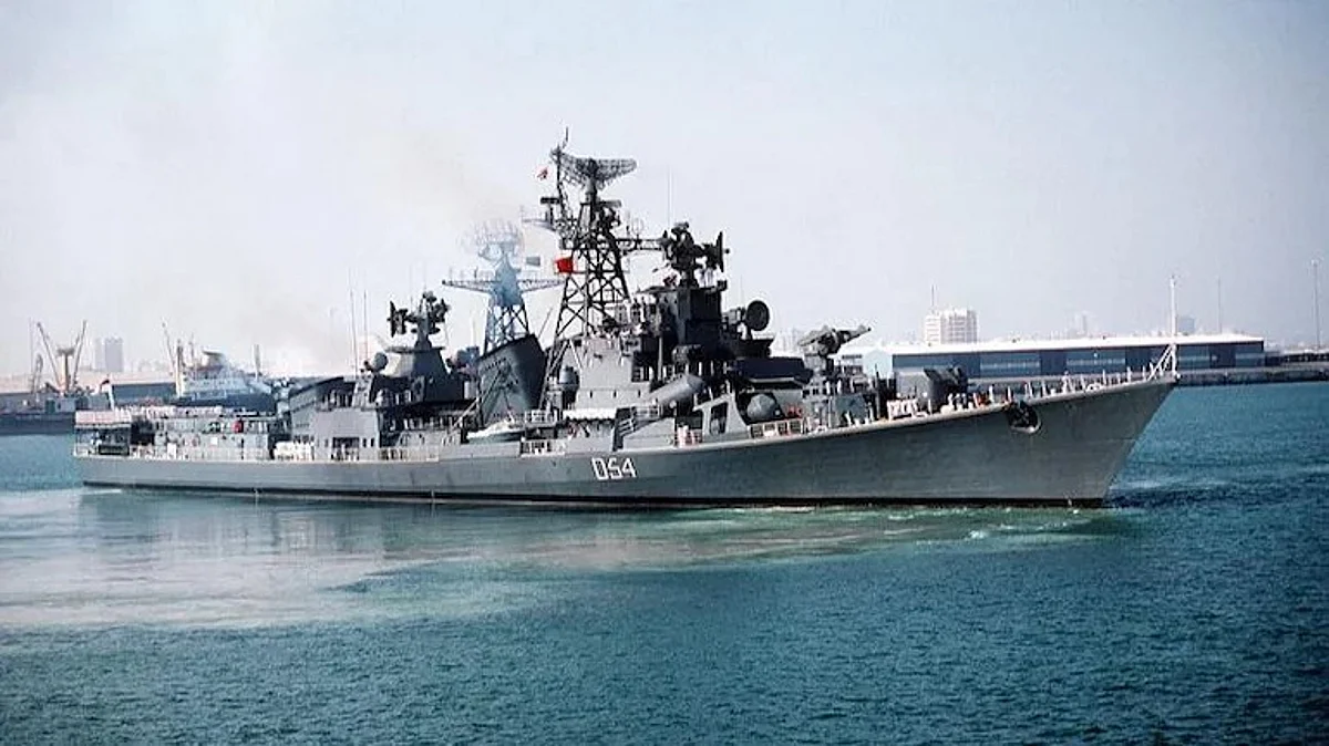 INS Ranvir explosion : मुंबईत आयएनएस रणवीर युद्ध नौकेवर स्फोट, तीन जवान शहीद