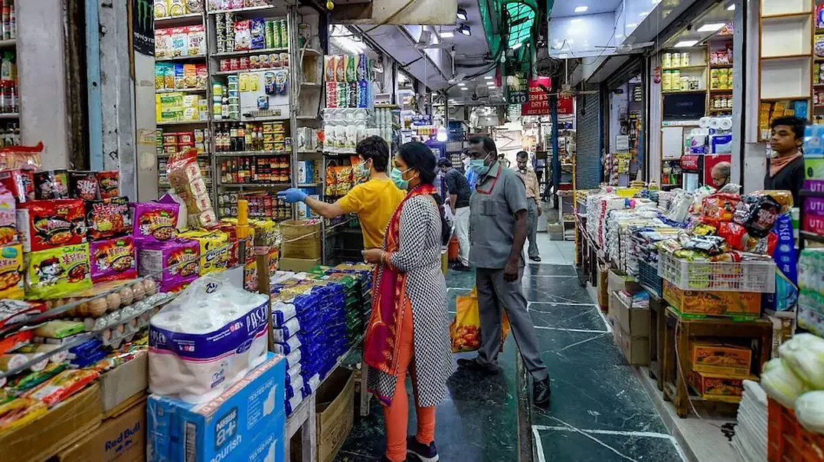 Corona: तिसऱ्या लाटेची प्रचंड भीती, जीवनावश्यक वस्तू संपू लागल्या; प्रचंड वाढली ऑनलाइन विक्री