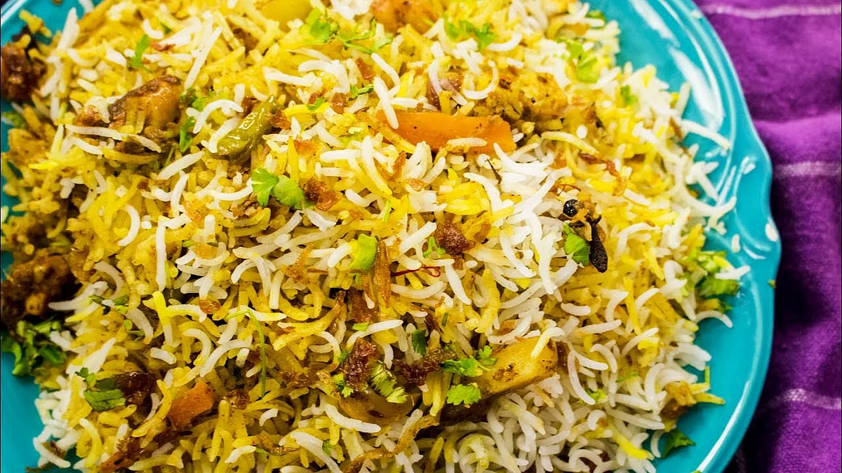 पुण्यात बिर्याणीवरून वादावादी, पैसे मागणाऱ्या व्यावसायिकाला सळईने बेदम मारहाण