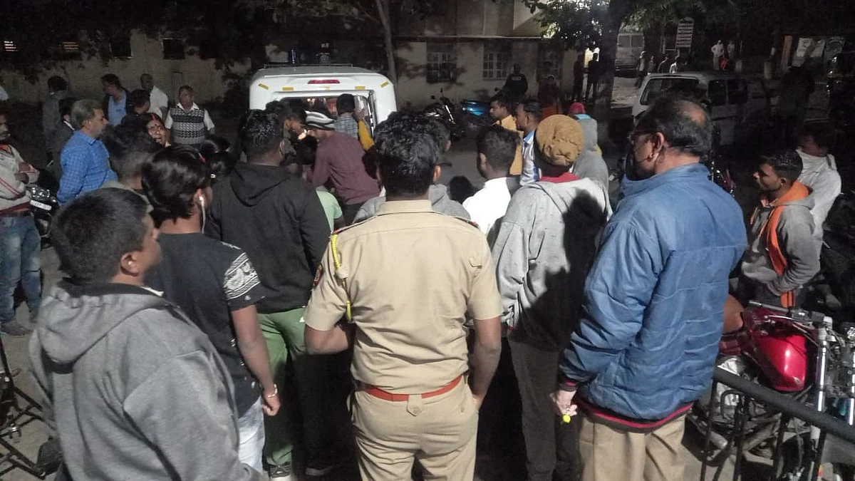 बुलढाणा : मुलीच्या नातेवाईकांनी घेराव घातला अन्...; पोलीस स्टेशनबाहेरच तरुणावर प्राणघातक हल्ला