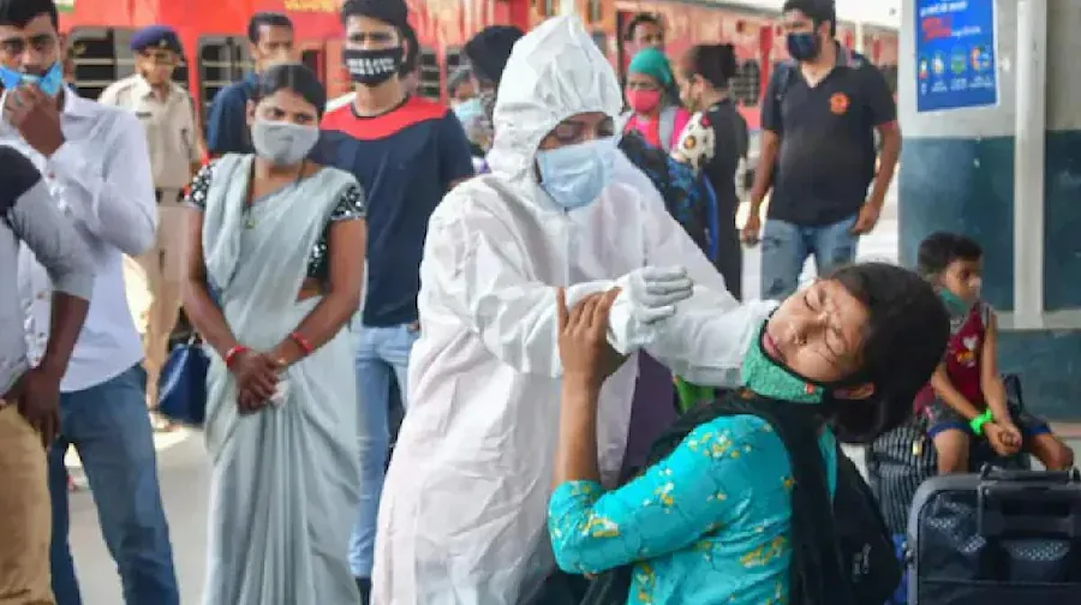 Maharashtra Covid : राज्यात कोरोना फोफावतोय! दिवसभरात आढळले ४६ हजारांहून अधिक रुग्ण