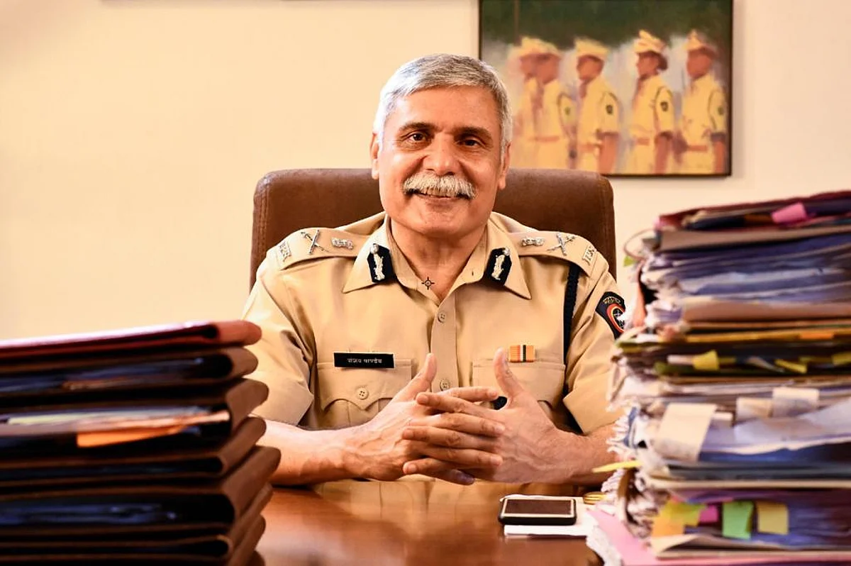 Former mumbai Police Commissioner Sanjay pande Arrested by ED