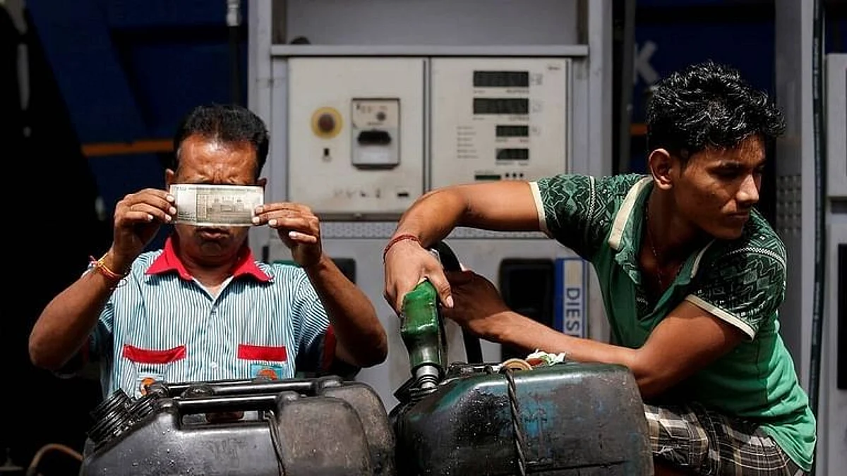 Petrol-Diesel Price update : सलग दुसऱ्या दिवशी पेट्रोल-डिझेल दरवाढीचा झटका!