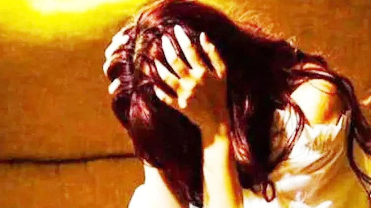 प्रसिद्ध गायिकेवर तिघांनी केला सामूहिक बलात्कार, आरोपी अटकेत