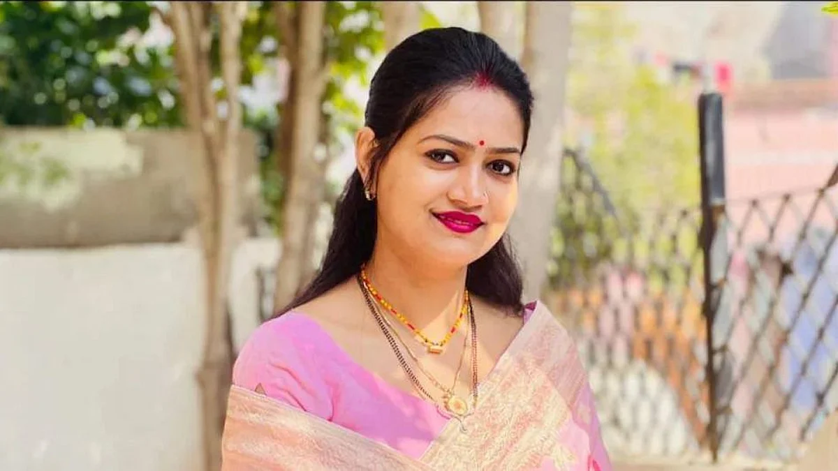 bjp leader zila panchayat member shweta singh suicide in uttar paradesh