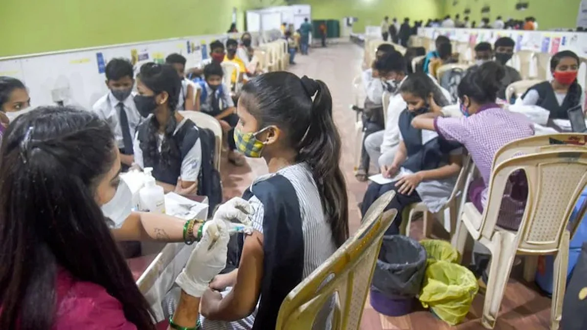 DCGI : ६ ते १२ वर्ष वयोगटातील मुलांच्या लसीकरणाचा मार्ग मोकळा, लसींना मिळाली मंजुरी