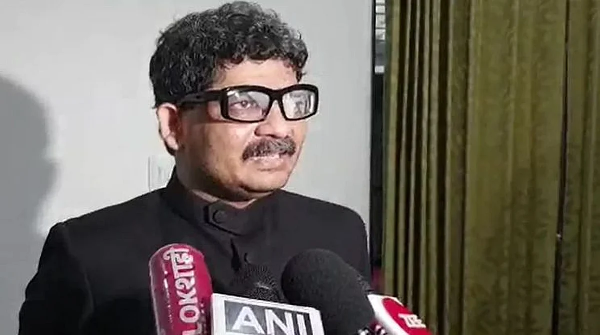 'अल्पवयीन मुलीला गाडी चालविण्यास प्रवृत्त केलं, गुन्हा दाखल करा', सदावर्तेंविरोधात कोणी केली मागणी?