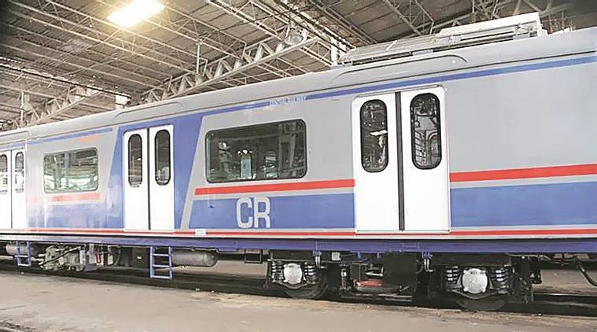 मुंबईकरांचा गारेगार प्रवास स्वस्त! एसी लोकलच्या तिकिट दरांमध्ये ५० टक्के कपात
