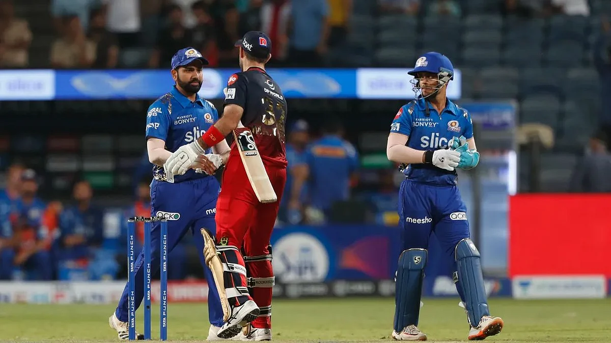 IPL 2022 : सुरक्षाकवच मोडून रोहित-विराटची भेट घेण्याचा प्रयत्न करणाऱ्या फॅनला अटक