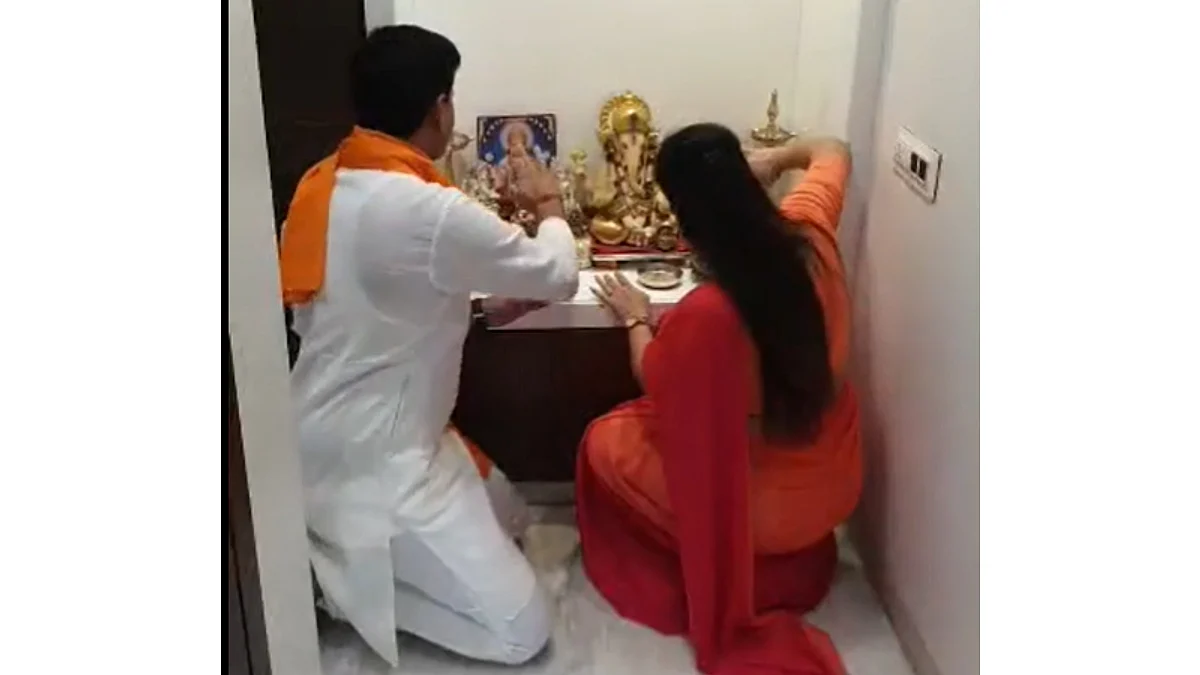 Navneet Rana : 'मुख्यमंत्र्यांमुळे महाराष्ट्राला शनि'; रवि राणा हनुमान चालीसा पठणावर ठाम