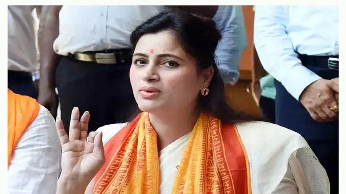 Navneet Rana : नवनीत राणांच्या घरात BMC ला कोणतं बांधकाम अनधिकृत आढळलं?