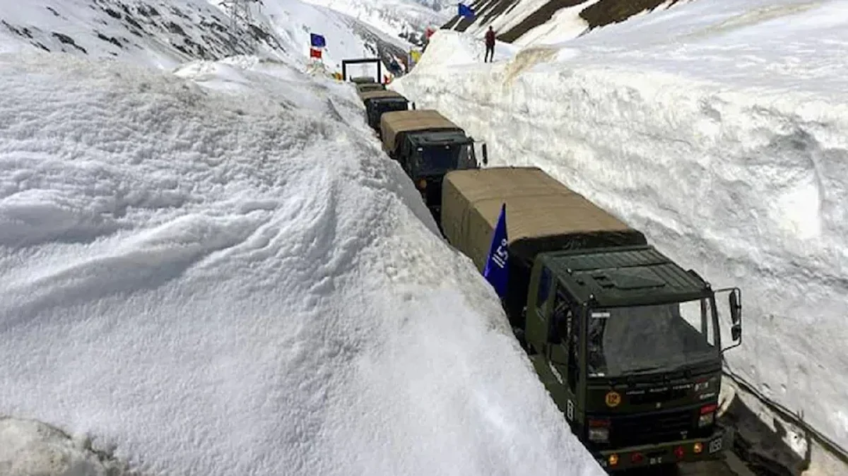 ladakh army bus river accident seven dead detail