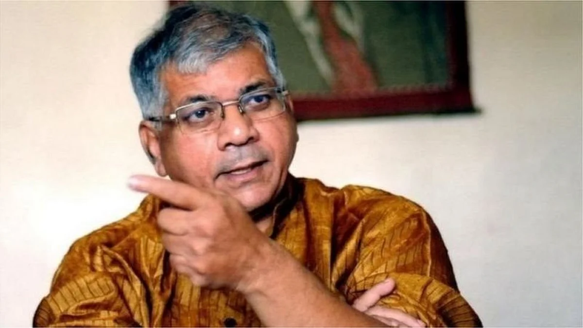 "काँग्रेसचे मंत्री पवारांचं ऐकतात की सोनिया गांधींचं तेच कळत नाही"