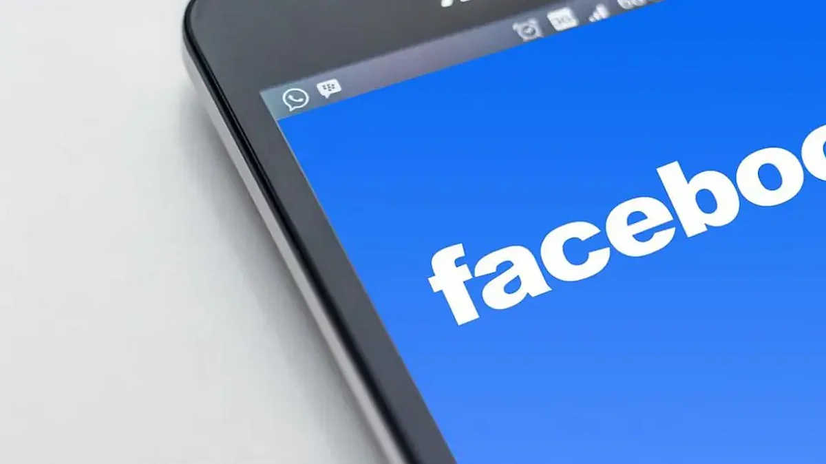 Facebook वरुन दर महिन्याला कमवा 3 लाख रुपये, नेमकं कसं?