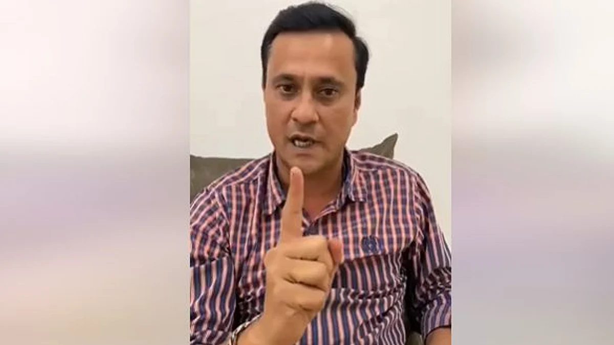 sandeep deshpande who ran away in front of raj thackerays house presented his side in a video