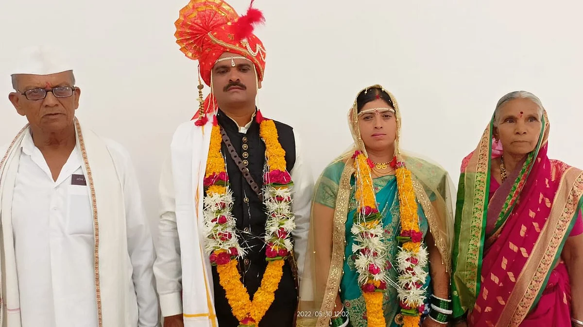 बुलडाणा: विधवा वहिनीसोबत लहान दिरानं बांधली लग्नगाठ, सर्व स्तरातून तरुणाचं कौतुक!