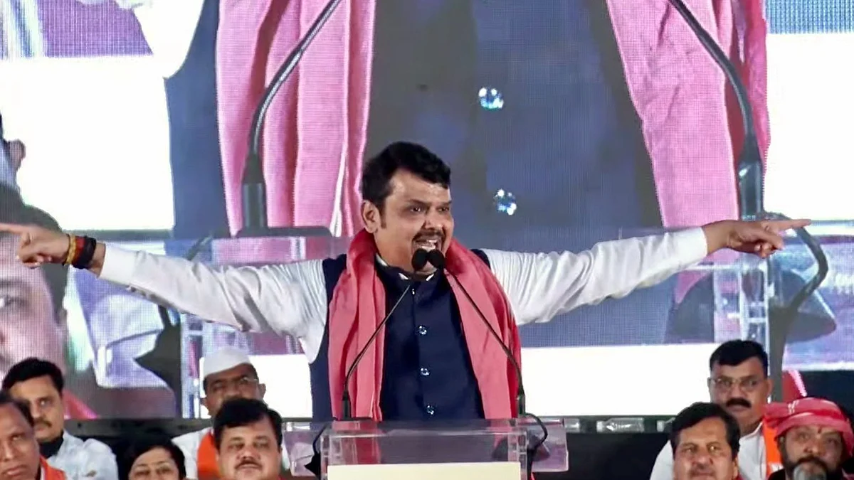when babari fell my weight was 128 kg devendra fadnavis got very angry said to cm uddhav thackeray